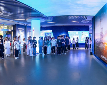 科技赋能未来之星丨三明学院新生参观三明海丝航空航天科普研学基地